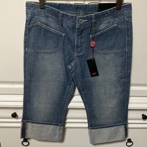 NWT Q-Gene 26 or 28 waist denim cuffed capri’s with pockets button up distressed